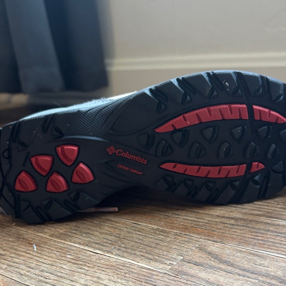 Columbia Beige Suede Hiking Boots with Red Tongue - Picture 3 of 3